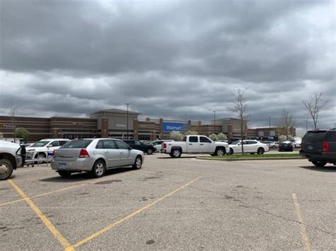 Walmart in fargo - Walmart Supercenter #1581 4731 13th Ave S, Fargo, ND 58103. Opens 6am. 701-281-3971 Get Directions. Find another store View store details. Explore items on Walmart.com. …
